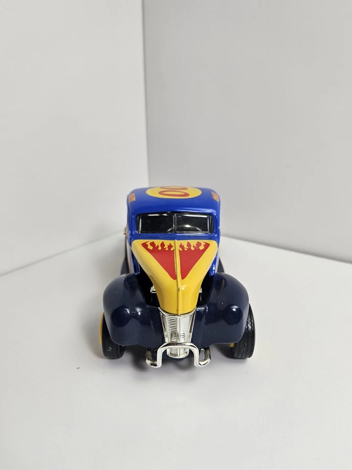 1/25 #00 DISNEY PATETA 1940 FORD MODIFICADO CUPÊ ERTL BANCO RARO SEM CAIXA. Sem suporte  - Imagem 4 de 4