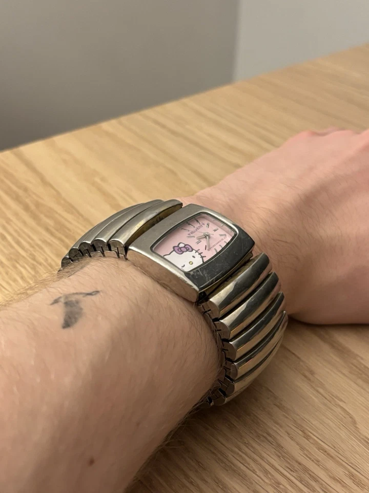 Reloj Streetwear Hello Kitty vintage de acero inoxidable Foto 4 de 4