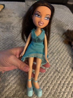 2001 MGA Bratz Wintertime Wonderland DANA Doll