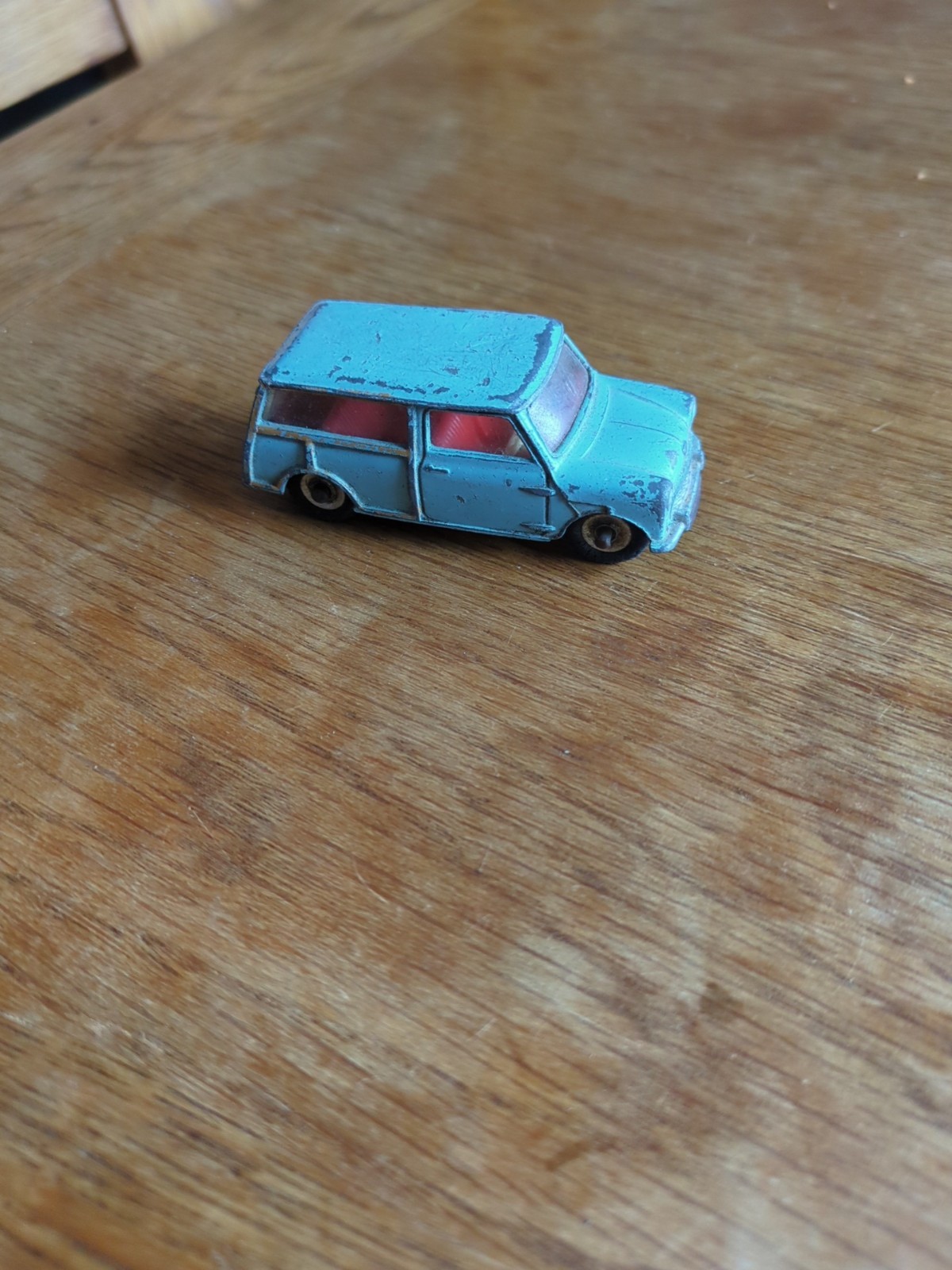 Dinky 199, Austin 7 Countryman - Free Price Guide & Review