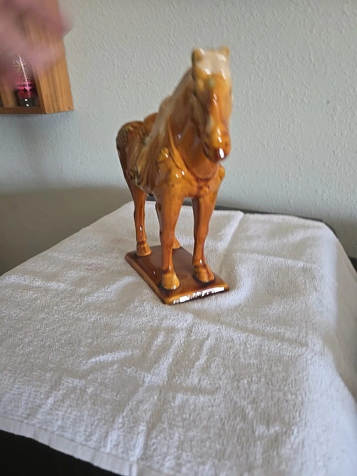 Estatuilla de caballo de cerámica vintage estilo dinastía Tang china verde/bronceado con caja Foto 2 de 4