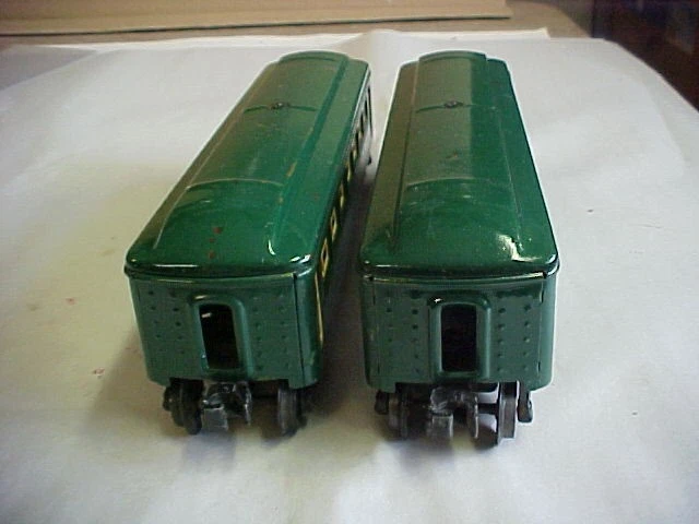 TWO Lionel Postwar O-Gauge No. 2441 Tinplate Pullman Cars - Image 3 of 4