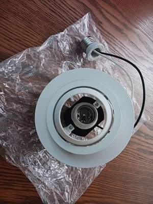 Halo Recessed Trim Lighting 4" Eyeball Trim White Matte 998P PAR16/R16 Lamps - Image 1 of 4