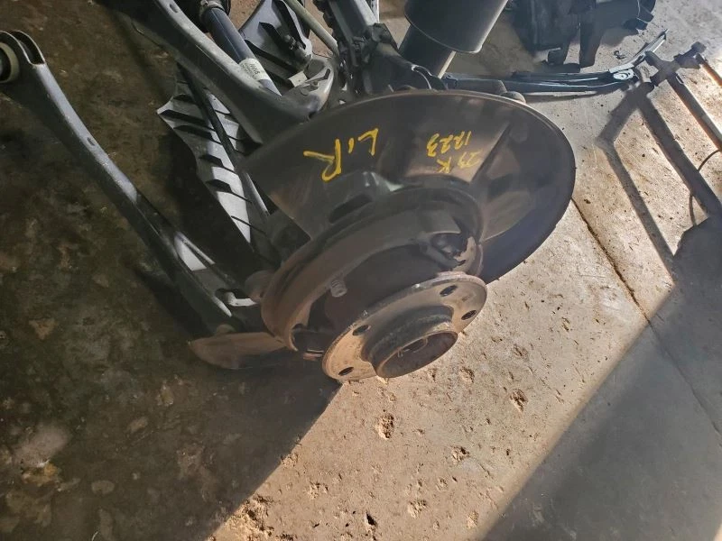 (ТОЛЬКО МЕСТНЫЙ ПИКАП) левая задняя подвеска для полноприводного седана подходит для BMW 330i 17 17 17-18 годов выпуска - Изображение 2 из 2