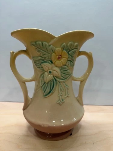 Vintage Hull Art Pottery Wildflower Vase #W-6 7 1/2" USA
