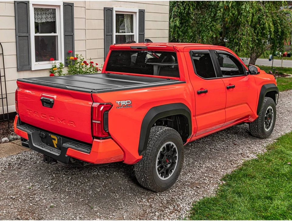 UnderCover Select Tonneau Cover Fits 2017-2024 Nissan Titan/ Titan XD 6'7" Bed Foto 4 de 4