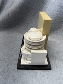 LEGO ARCHITECTURE: Solomon Guggenheim Museum (21004)