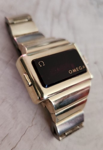 Circa 1970's OMEGA TC2 LED Display watch & Orig. Bracelet, Professional Restored - Picture 6 of 13
