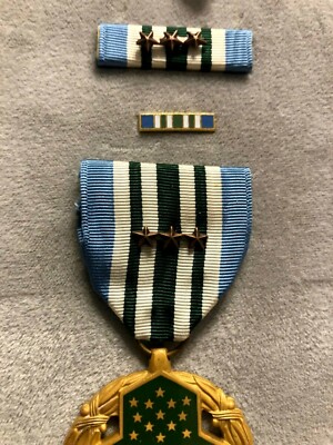 GENUINE U.S. FULL SIZE MEDAL SET JOINT SERVICE COMMENDATION-3-BRONZE STARS-CLAM 