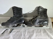 Vintage Black Leather Ice Skates w/ Box – Penney’s – Display Winter Decor