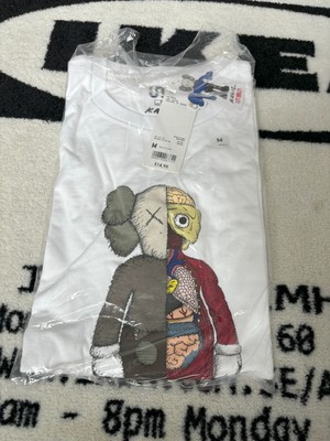 KAWS x UNIQLO UT Flayed Anatomy Short Sleeve Shirt Graphic T-Shirt (M) RARE 