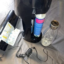 SodaStream Fizzi One Touch Sparkling Water Maker Kit Black Excellent Condition