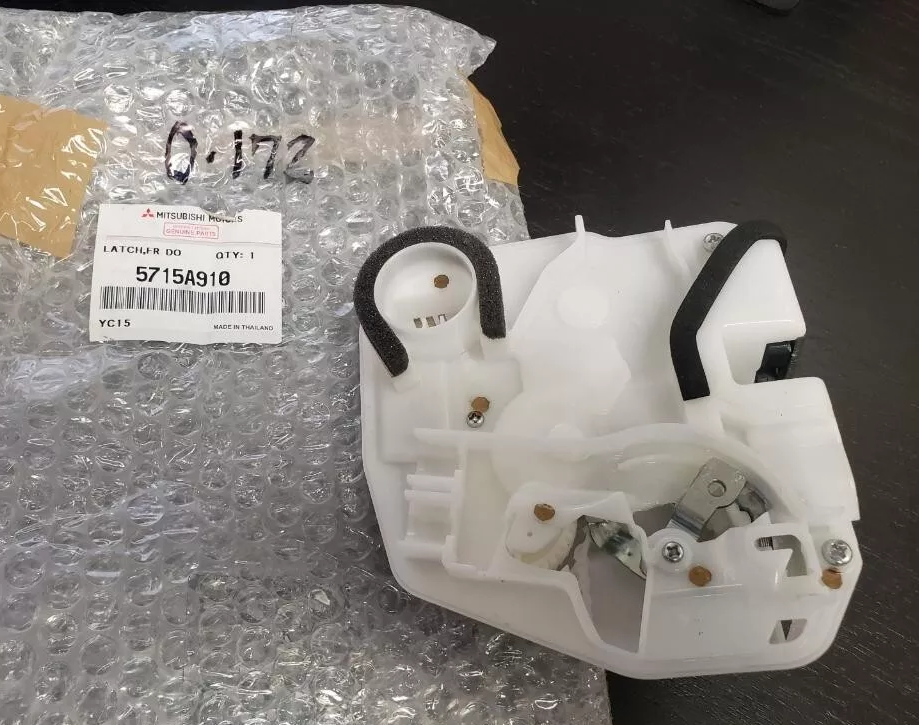 New OEM Mitsubishi RH Front Door Latch 2014-2016 Mirage 5715A910
