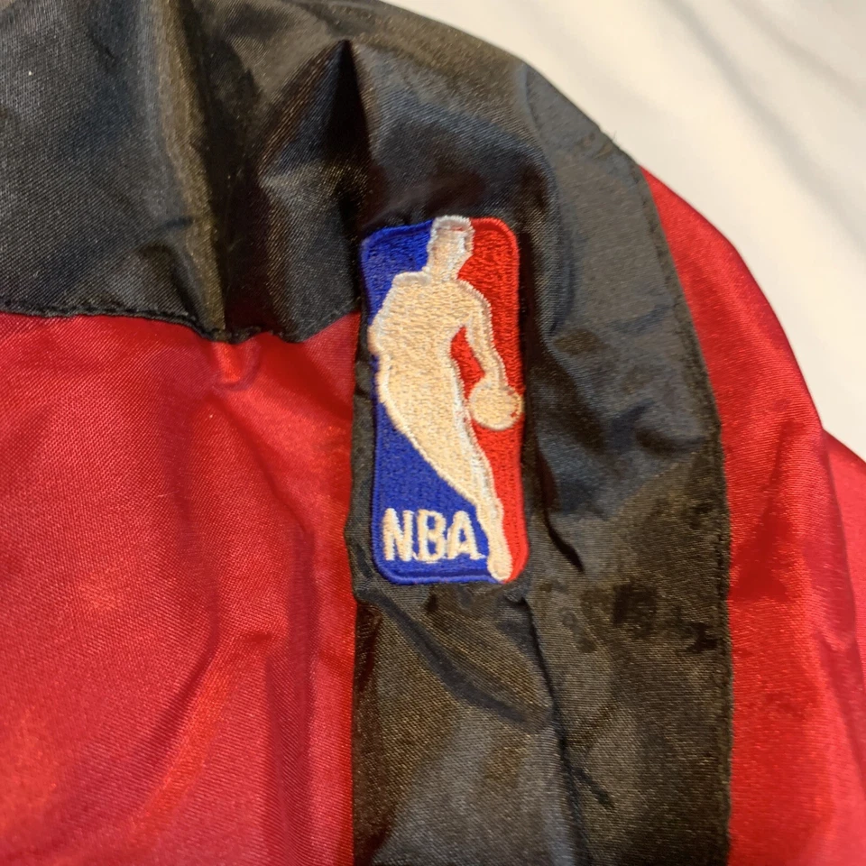 Vintage Chicago Bulls NBA Pro Player Youth L/Adult S Nylon Reversible Pullover - Image 3 of 4