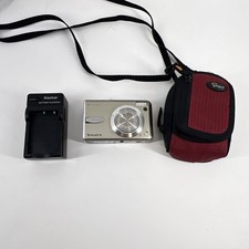 Fujifilm FInepix F30 Camera with SD Card Charging Cube Battery TESTED WORKS