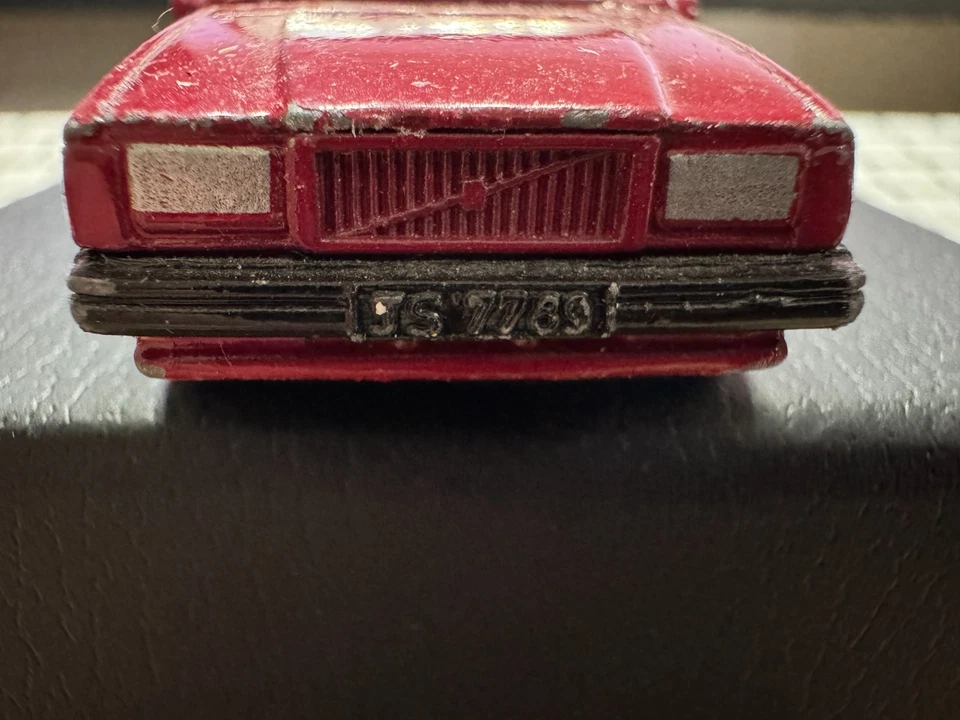 Matchbox Volvo 760 In Buone Condizioni 1:64 Senza OVP - Immagine 3 di 4
