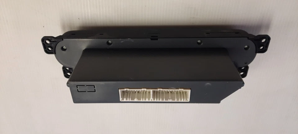 09-11 Kia Borrego 97250-2J180 Climate Control Panel - Image 4 of 4