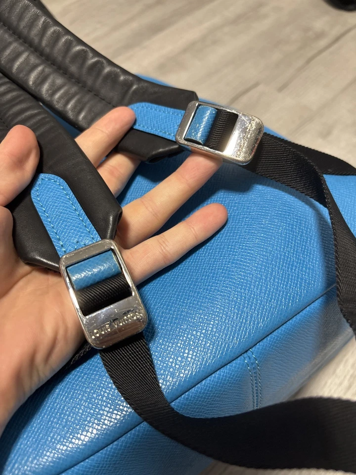 Mochila Louis Vuitton Discovery Vintage Rara Azul Taigalama M30409 Unisex Foto 4 de 4