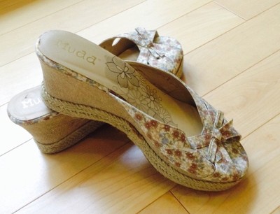 mudd floral sandals