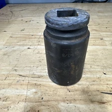 Grey Pneumatic Deep Length Impact Socket, 3/4 Inches Drive Size