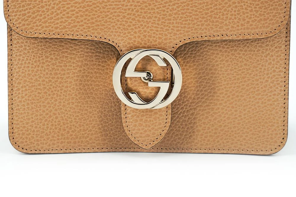 Gucci bag with chain deals handle