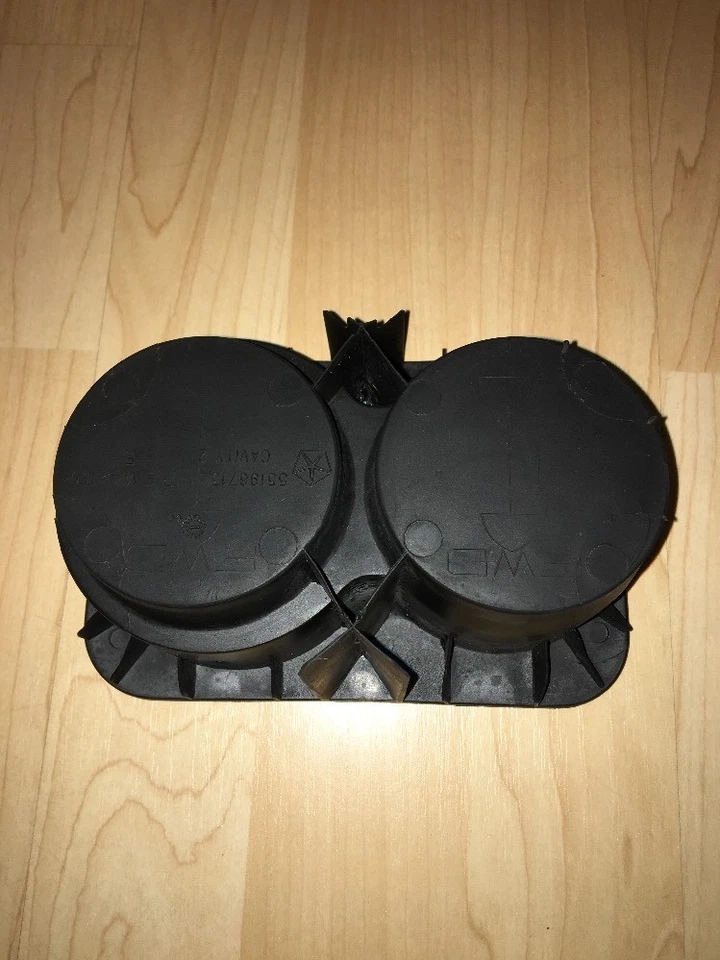 1999-2004 JEEP GRAND CHEROKEE RUBBER CUP HOLDER INSERT 99 00 01 02 03 04 OEM - Image 2 of 2