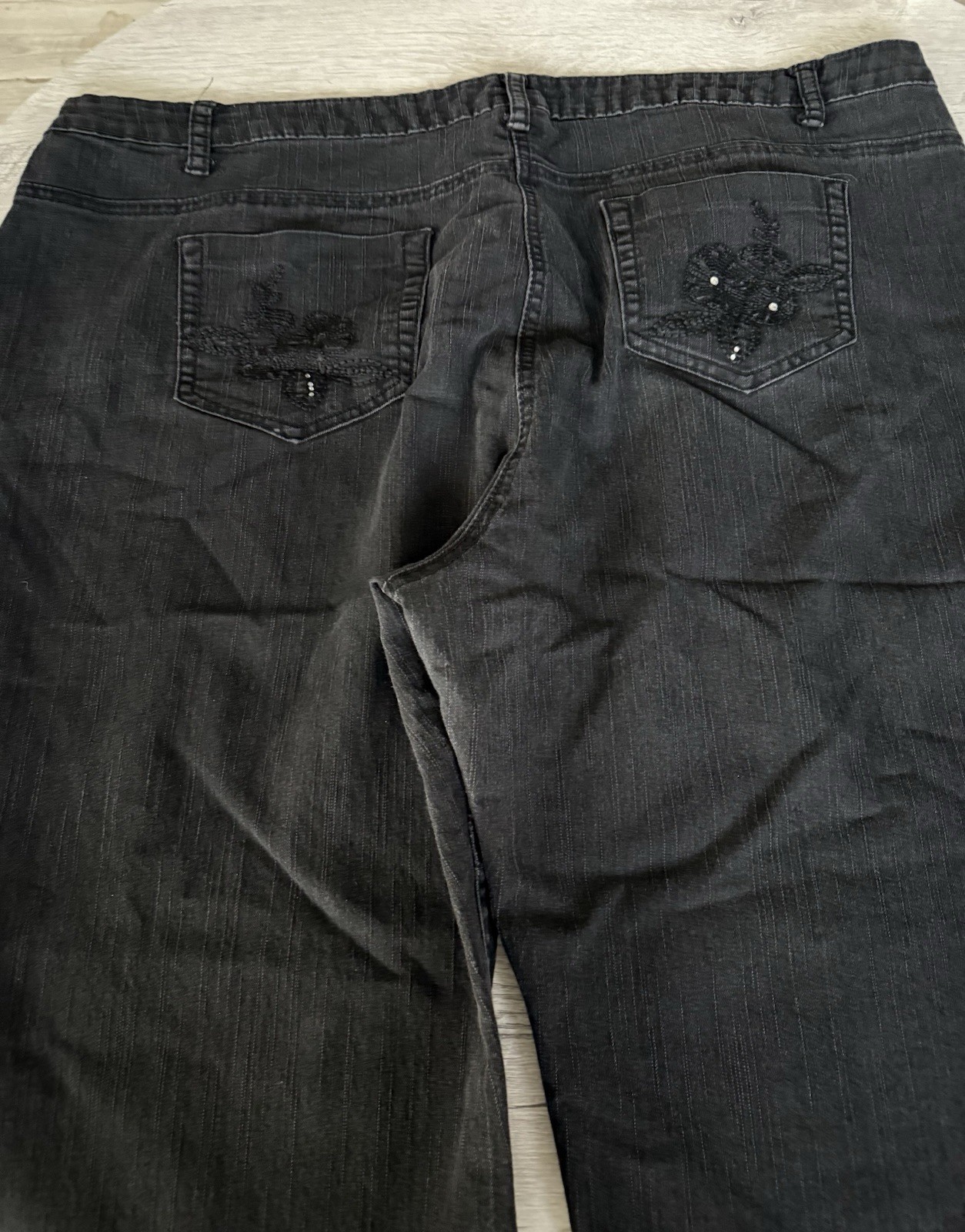 Basic Editions Black Embroidered Capri Jeans 24W - image 3