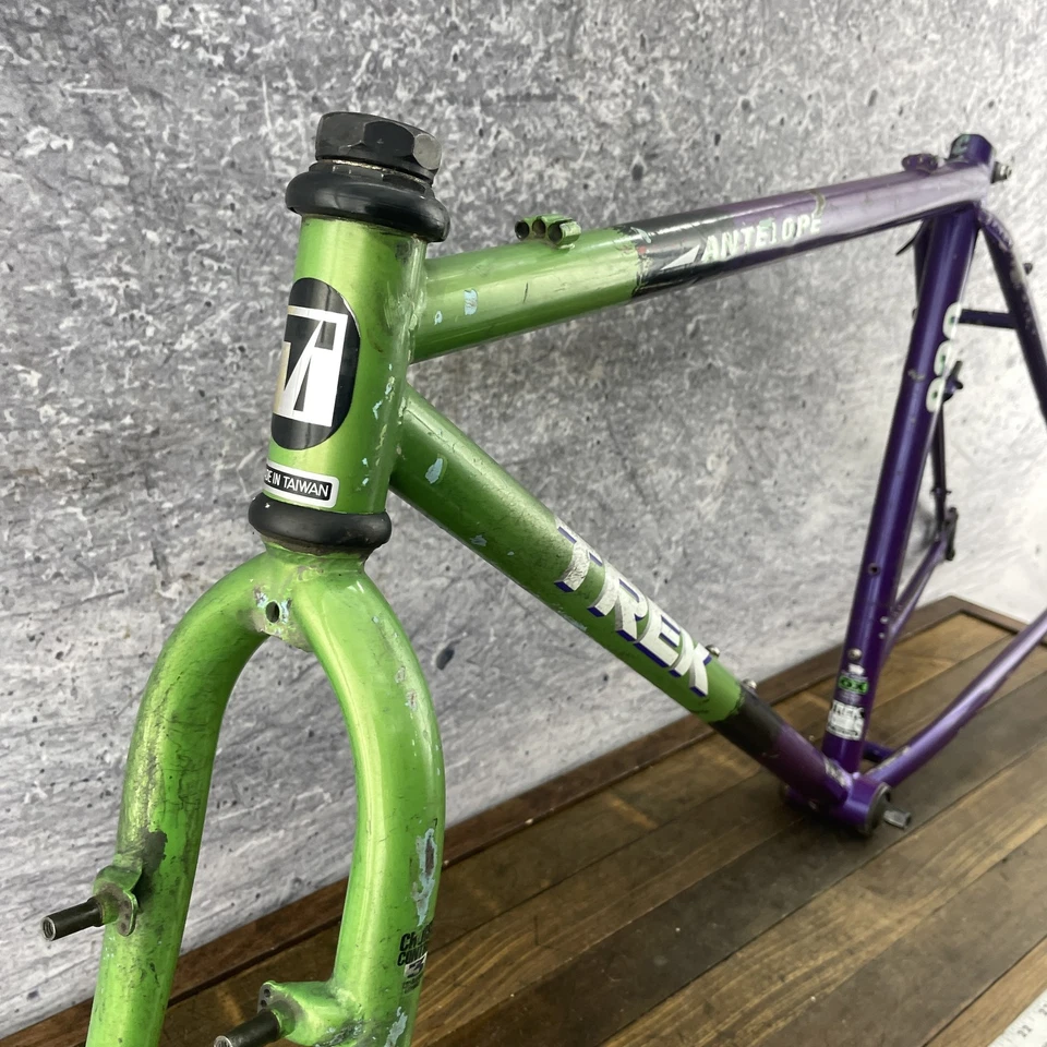 Cuadro Trek Antelope 830 de colección 18 pulgadas Lunar Fade True Temper OX VERDE PÚRPURA EE. UU. Foto 2 de 4