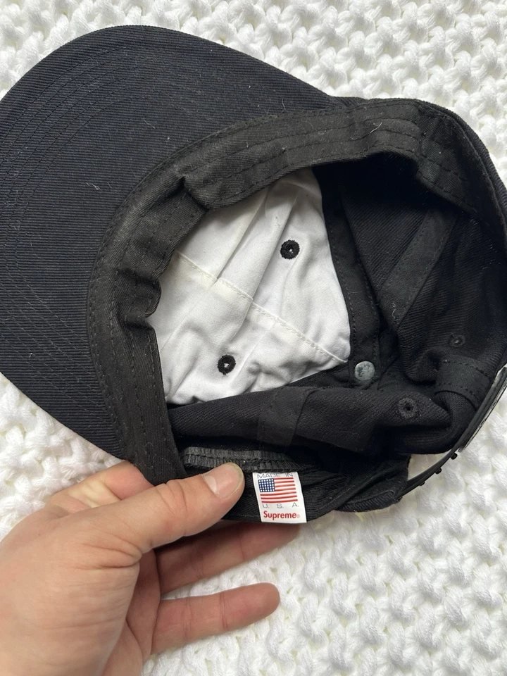 Sombrero Supreme Graffiti Logo 5 Paneles Negro - Hecho en EE. UU. - Gorra Vintage Foto 2 de 2