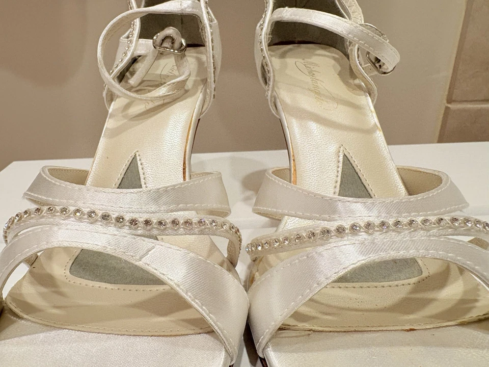 David's Bridal Michaelangelo white open-toe jeweled sandals wedding shoes Rebeca - Image 4 of 4