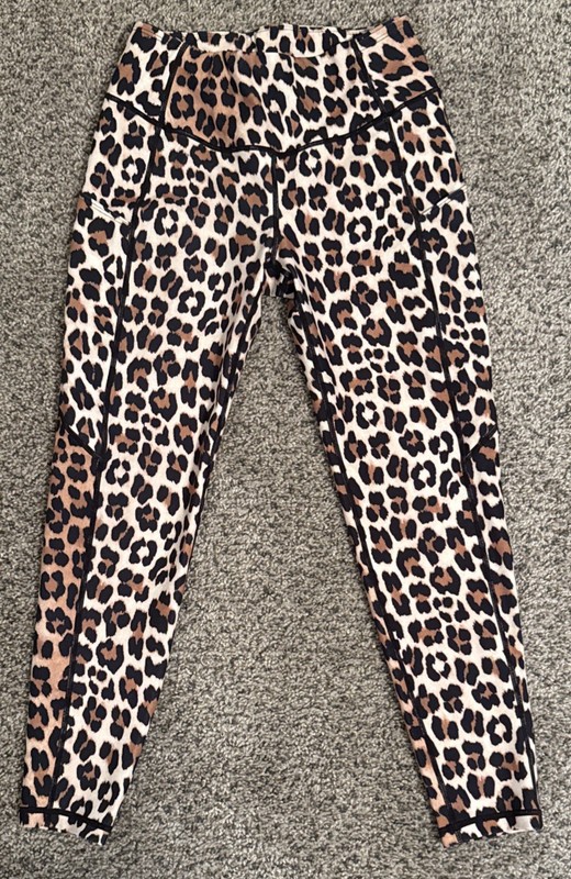Leopard Print Women’s Legging with Pockets Size Small