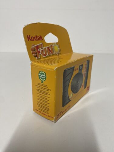 Kodak Fun Disposable Single Use Film Camera 27 Photos EXPIRED Dates 2003 Sealed - Picture 2 of 12