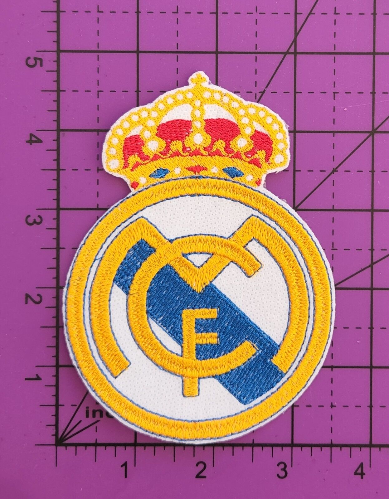 Real Madrid Football Club - 32 GB Pendrive - Club Crest Shape and