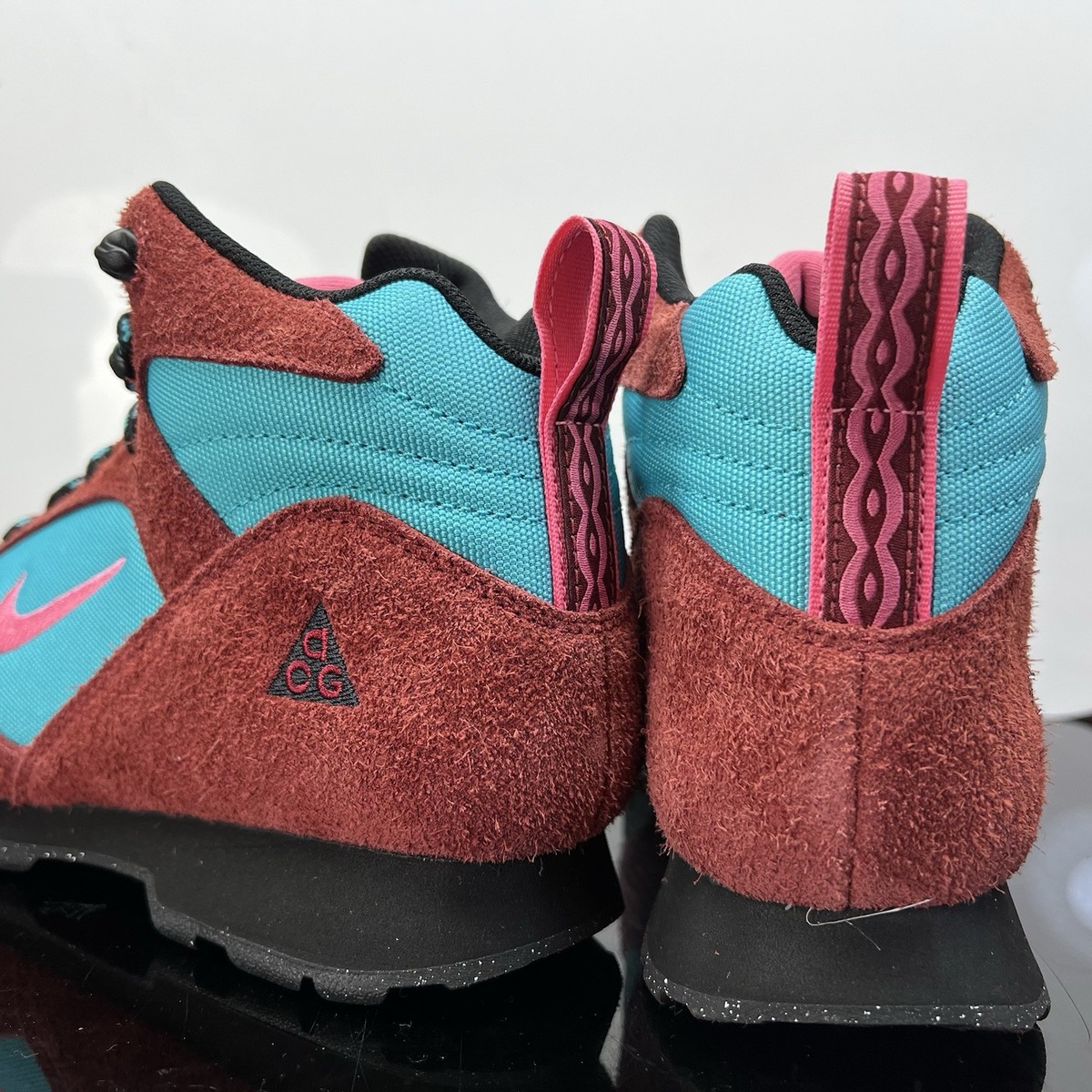 Nike ACG Torre Mid Waterproof Team Red Pinksicle Boots Men  display picture 1