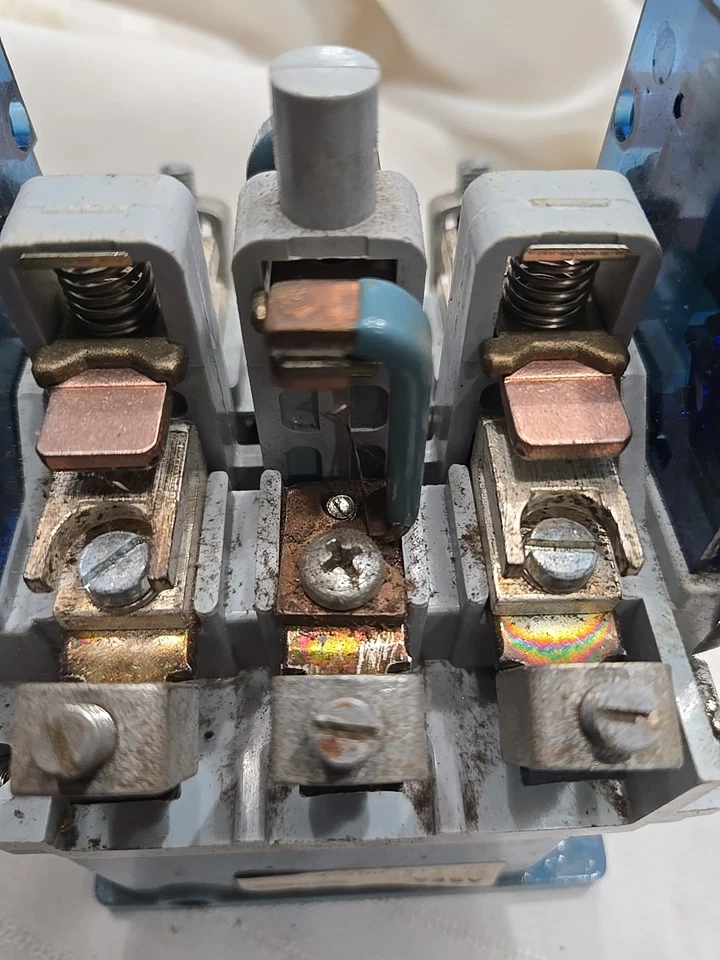 ASEA DRIVE CONTACTOR EFLG 80 2P N.O., 1P N.C 120VAC COIL (NEW OLD STOCK) - Image 2 of 4