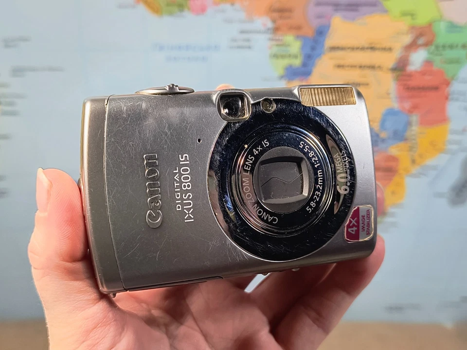 Canon PowerShot ELPH SD700 IXUS 800 6MP Digital Camera - Silver Fully Working - Image 2 of 4