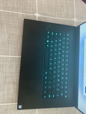 Razer Blade 15 i7-8750h GTX 1060 Max-Q 16GB RAM 512 GB 15.6 Razer Blade 15 i7-8750h GTX 1060 Max-Q 16GB RAM 512 GB 15.6
