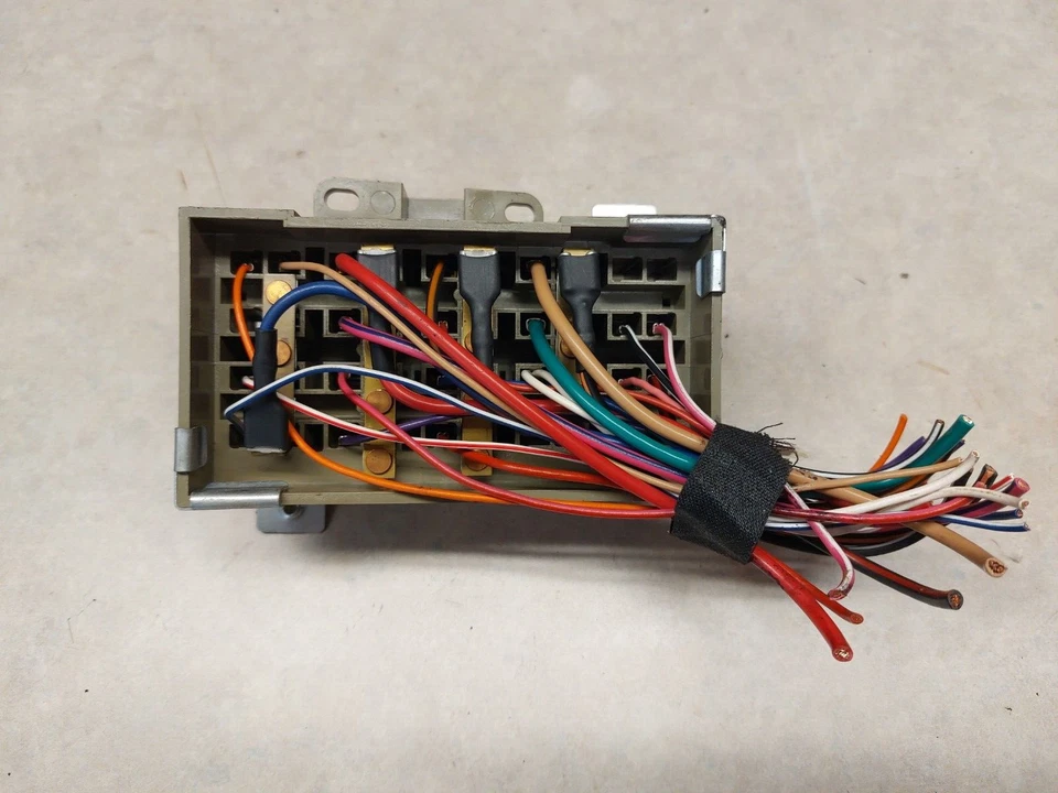 Dodge Ram Van B250 1993 caja de fusibles B150 bloque de fusibles 80-93 92 91 90 89 88 87 94-97 Foto 3 de 4