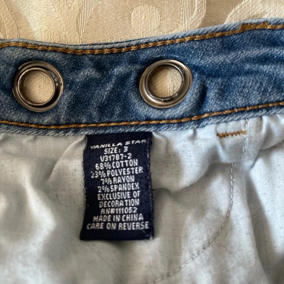 VANILLA STAR Juniors Ripped Denim Distressed Jean Shorts Size 3 - Image 4 of 4