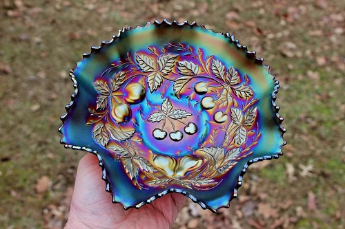 ANTIQUE NORTHWOOD THREE FRUITS CARNIVAL GLASS RUFFLED BOWL - AMTHYST