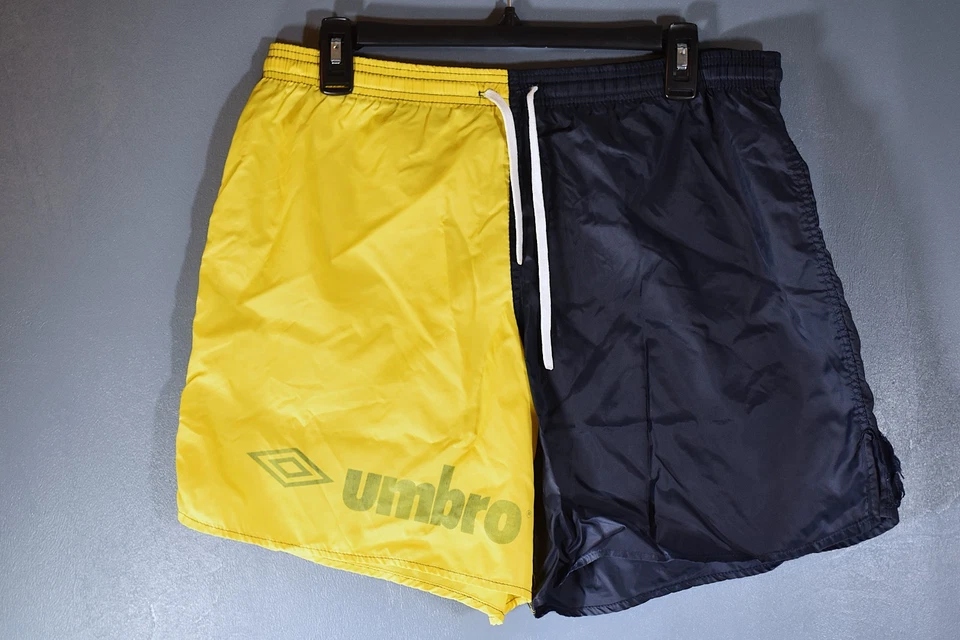 Umbro Retro Fútbol Pantalones Cortos Talla Hombre Grande, 100% Nylon, Amarillo y Azul, 6" Entrepierna Foto 3 de 4