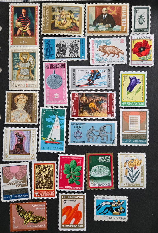 Bulgaria 25 different stamps. Pictorials, includes glassine envelope STLC