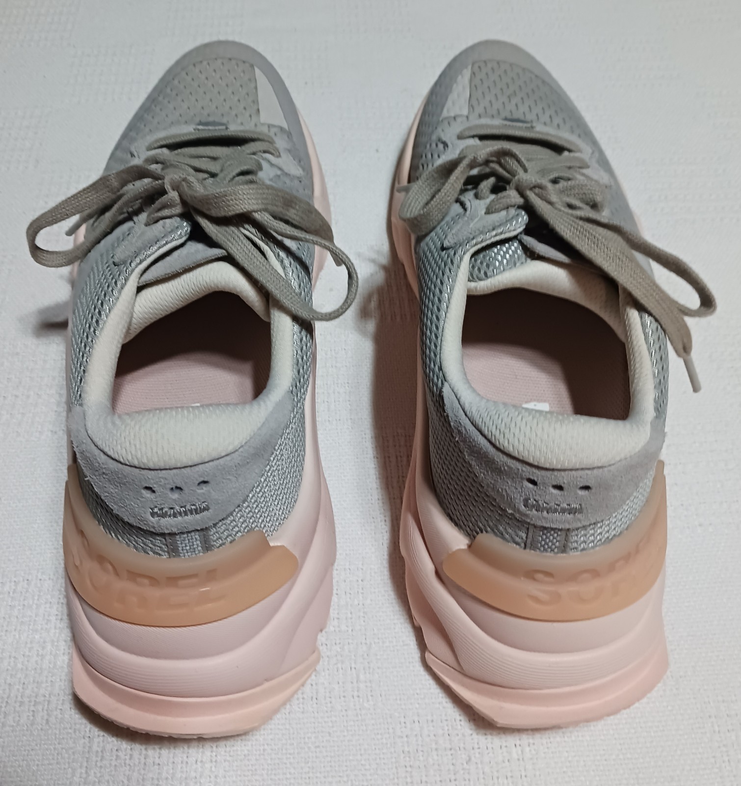Sorely Women's Kinetic RNECD Lace Sneakers, Dove/Peach Bloss