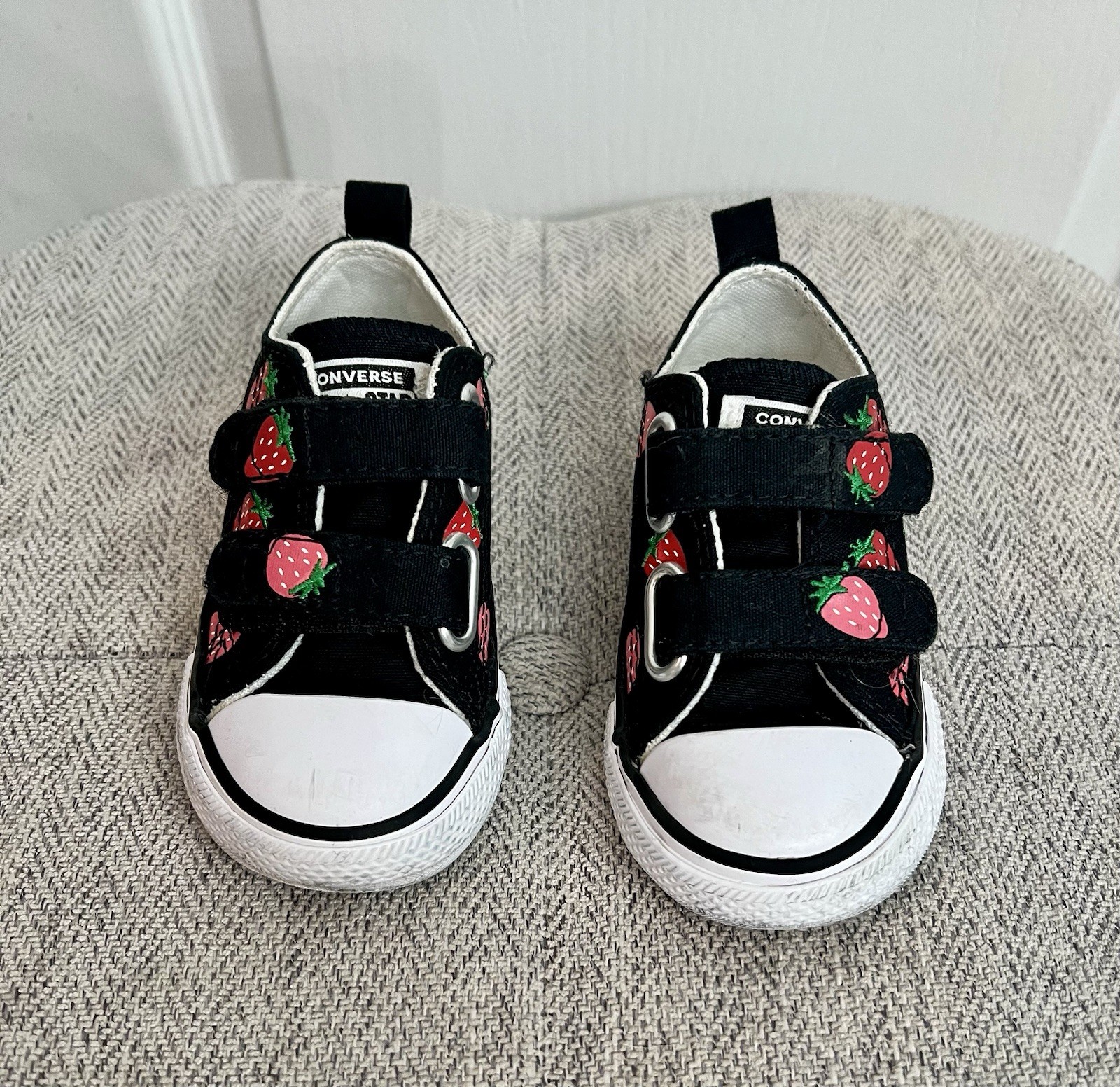 Converse Black Strawberry Sneakers Shoes Toddler Baby Girl Size 5
