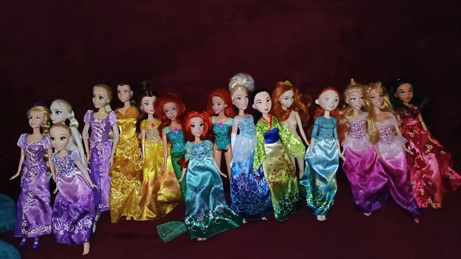 Various Disney Fashion Dolls,  16 Princesses, 4 Princes