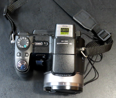 READ Sony Cyber-shot DSC-H9 Digital Camera 8.1MP 15x Zoom Lens