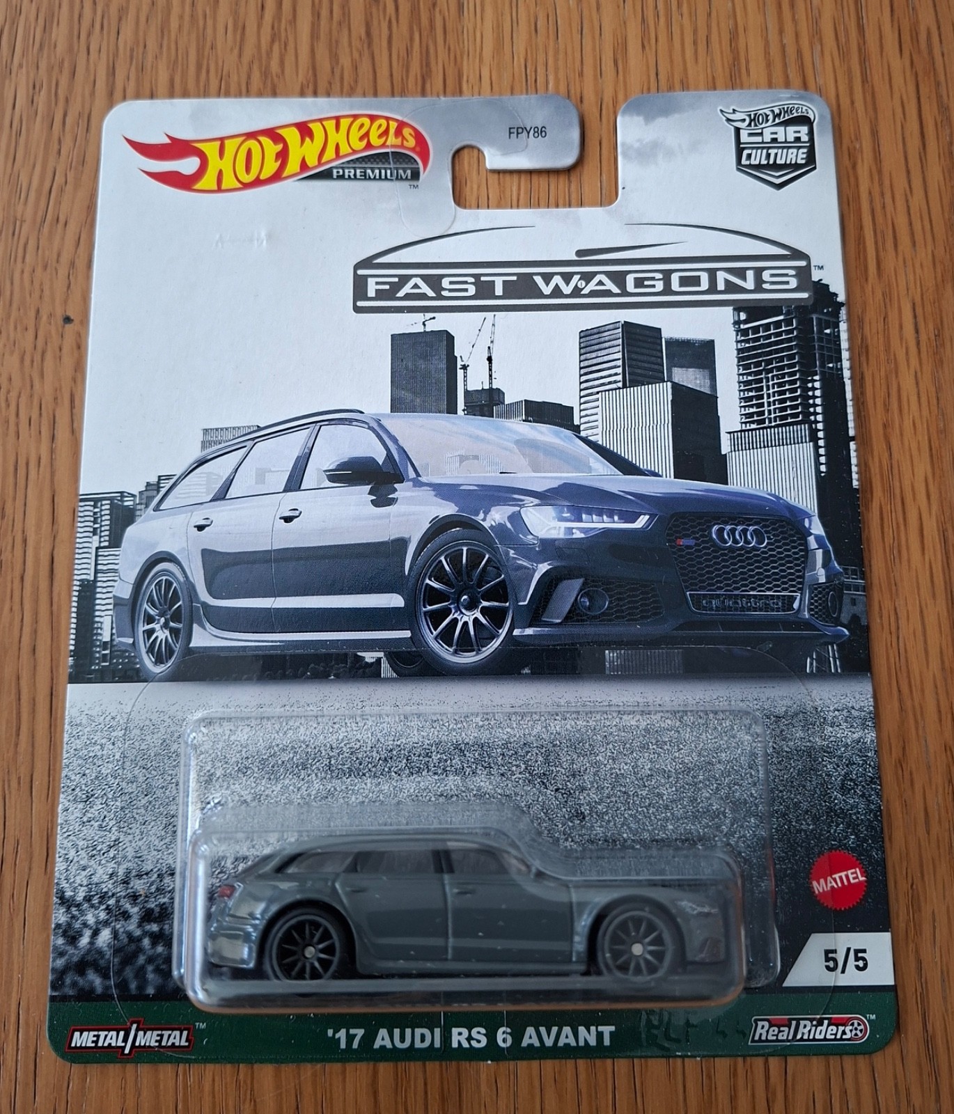 Hot Wheels Premium Fast Wagons 17 Audi RS 6 Avant 1/64