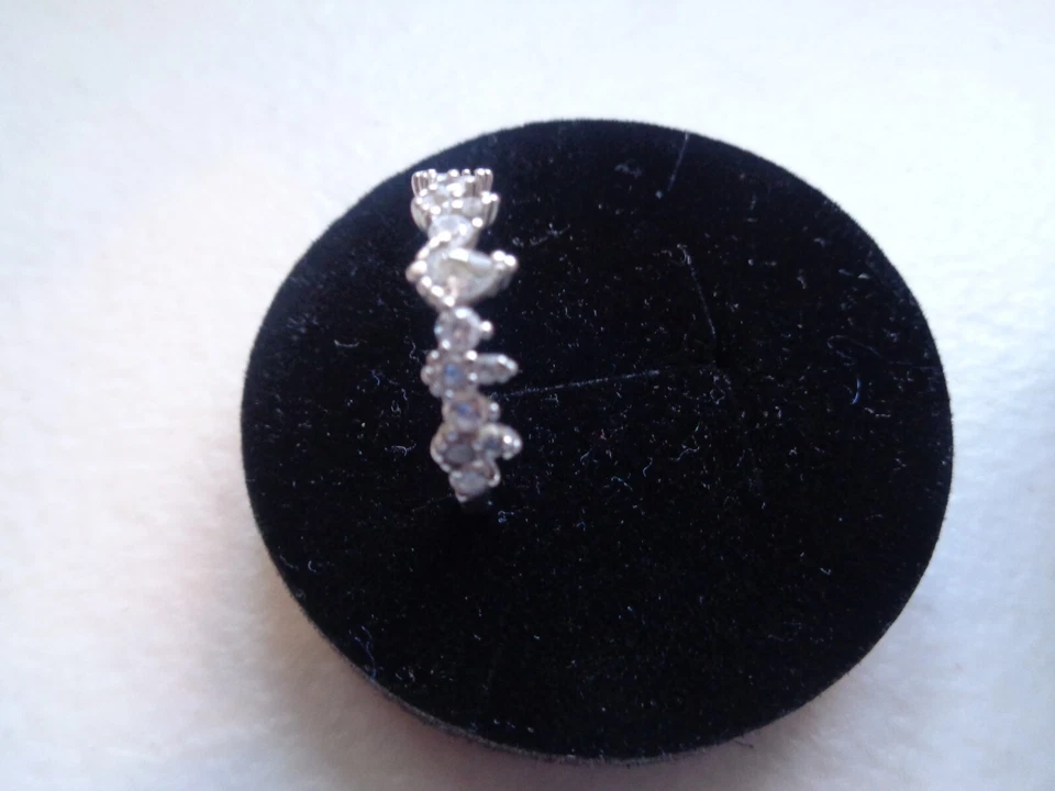 THOMAS SABO Silver Ring and 15x cz Stone Ring Size O Weight 2.3grams Used - Image 4 of 4