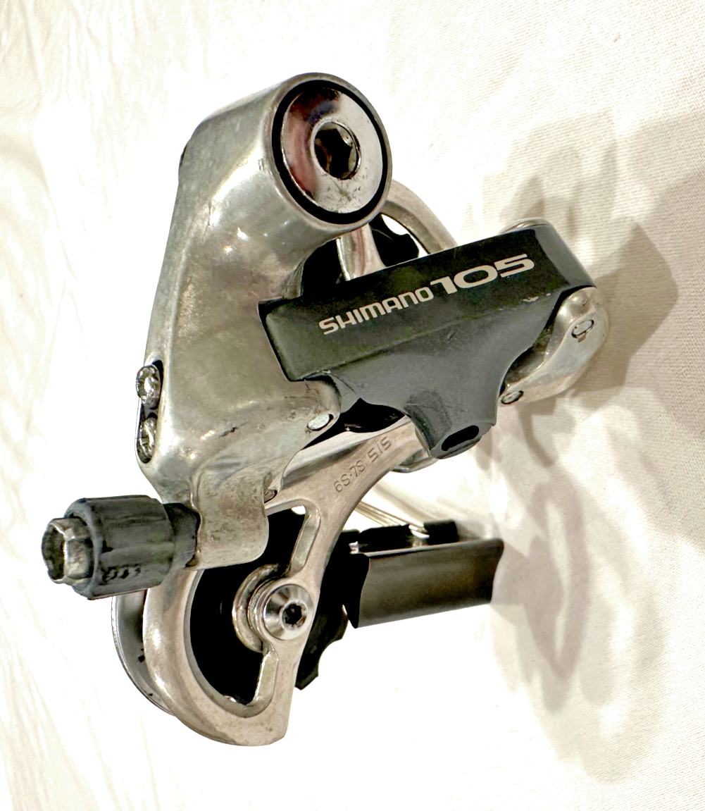 Shimano 105 1051, 7 Speed Groupset. Brake Levers, Shifters Shimano 105 1051, 7 Speed Groupset. Brake Levers, Shifters