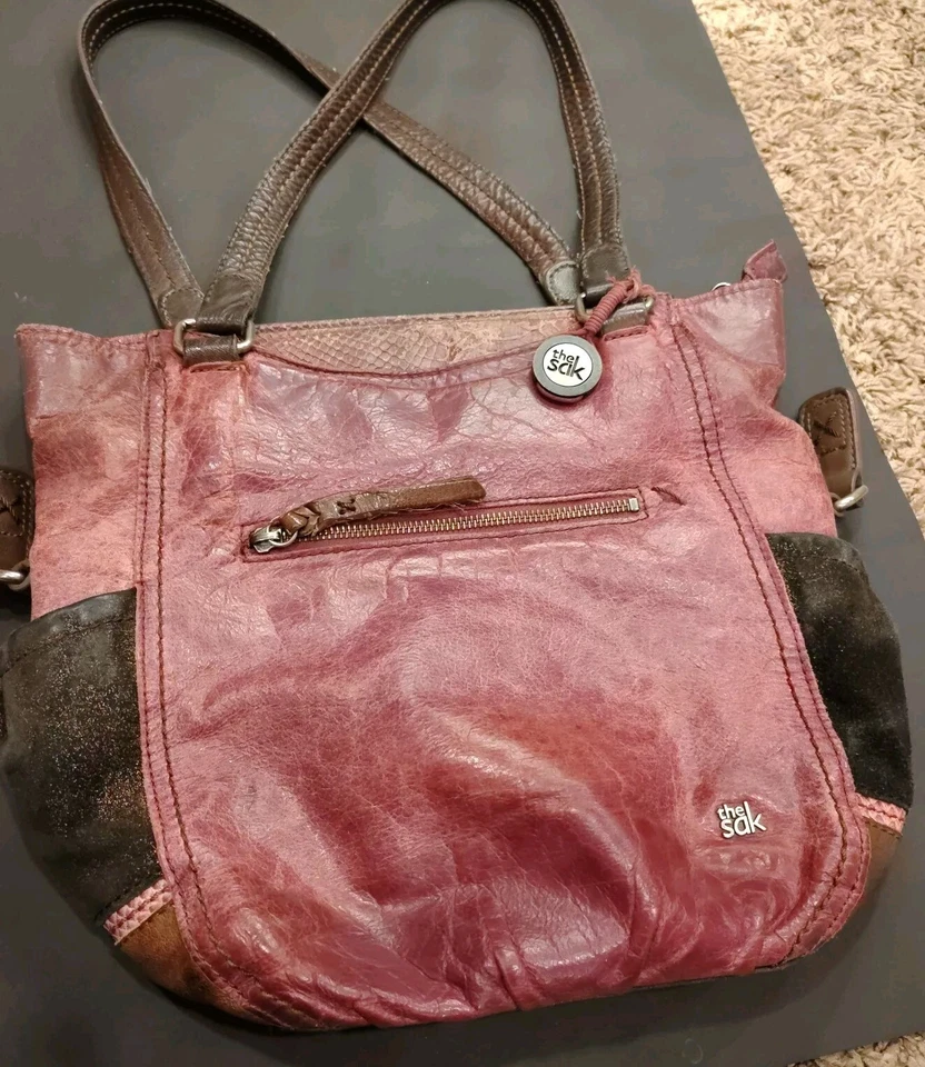 Bolso de Hombro The Sak Cuero Borgoña/Marrón Gamuza Metálica Superior Cremallera B38 Foto 3 de 4